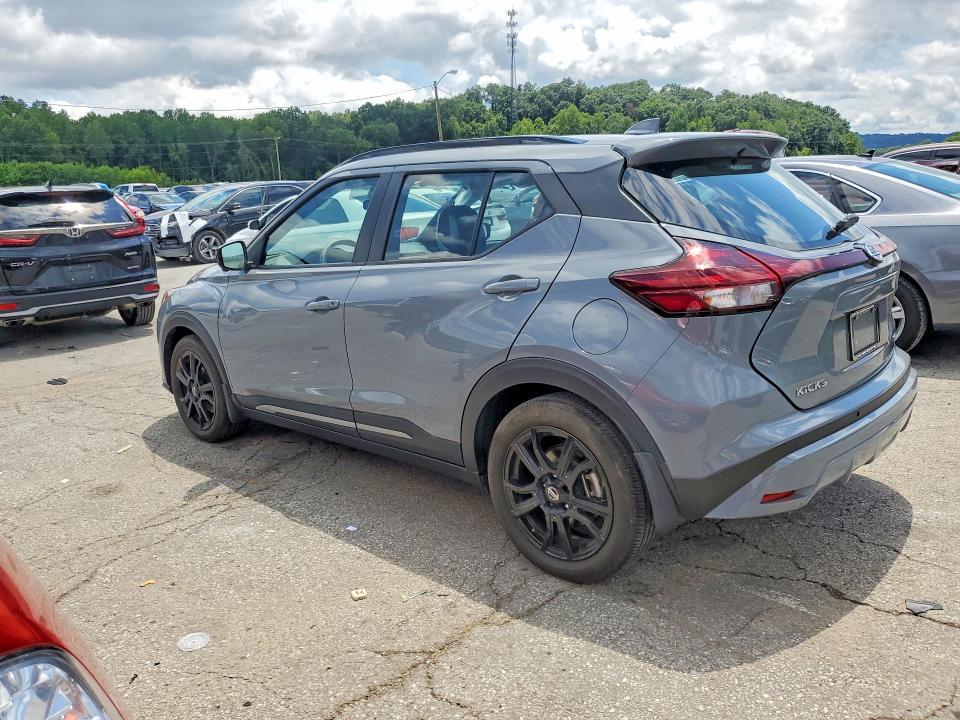 2021 Nissan Kicks sr