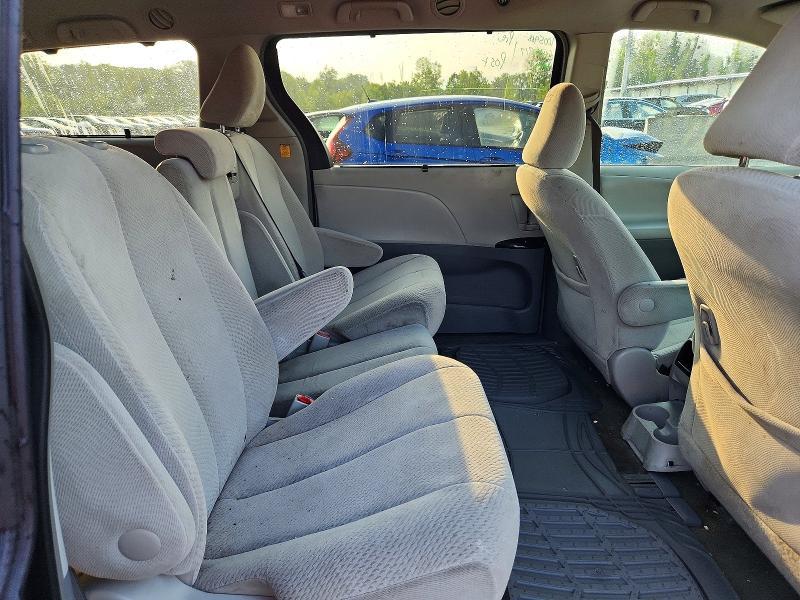 2012 Toyota Sienna le
