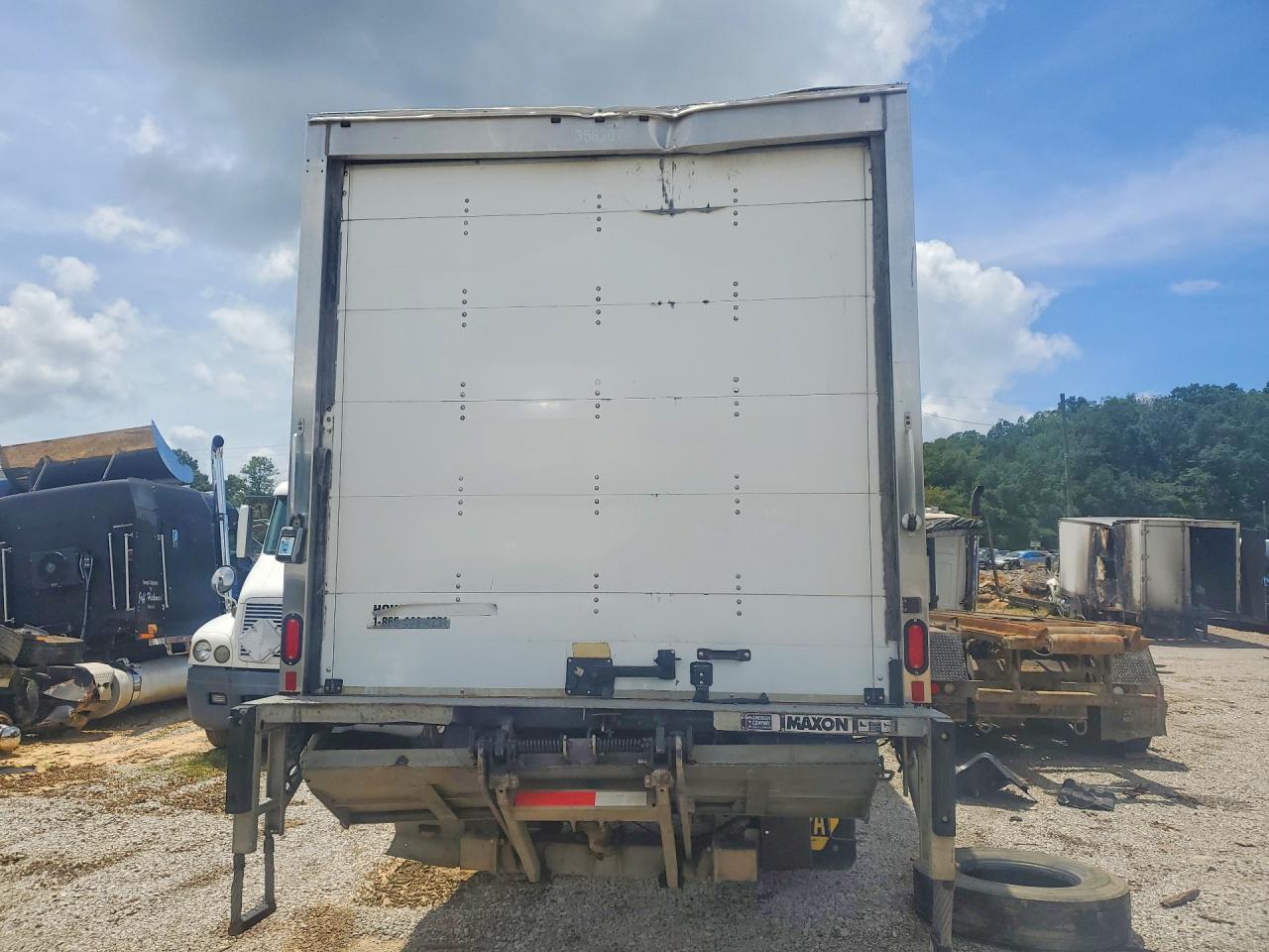 2020 Freightliner Business Class M2 BOX Truck
