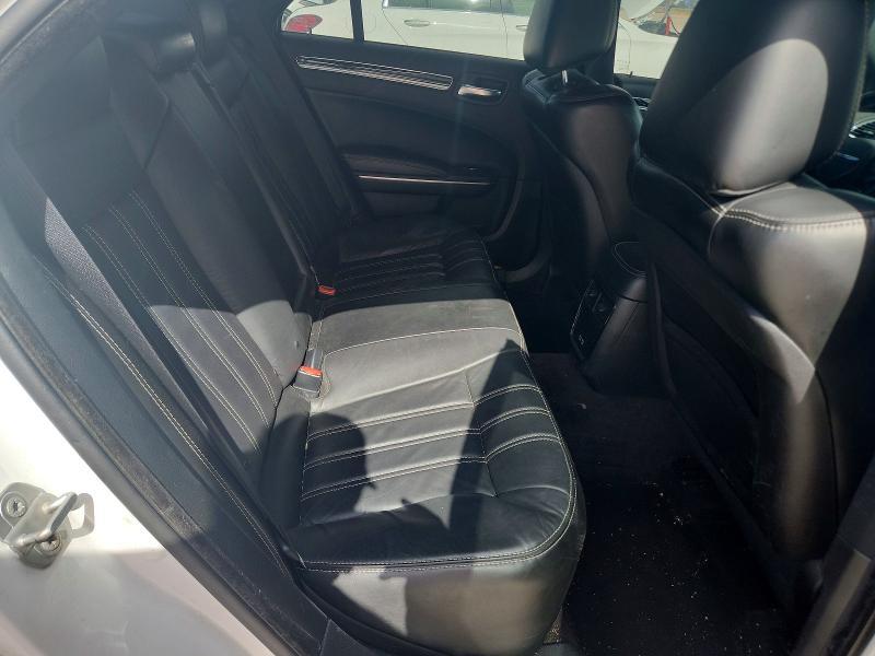 2018 Chrysler 300 s