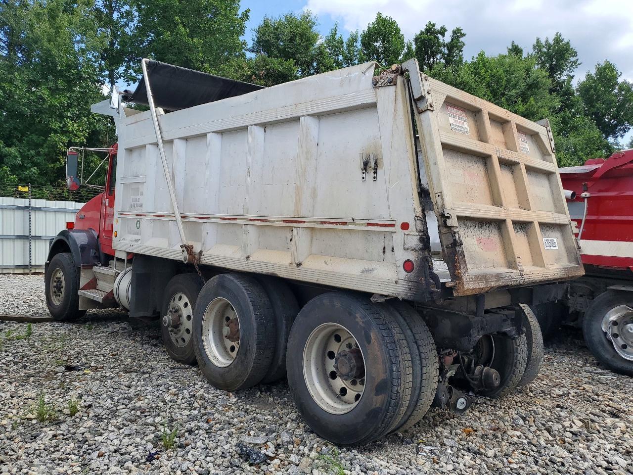 2002 Kenworth T800 Dump Truck