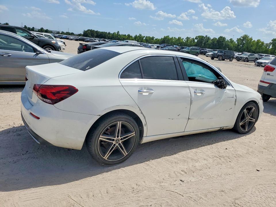 2019 Mercedes-Benz A 220