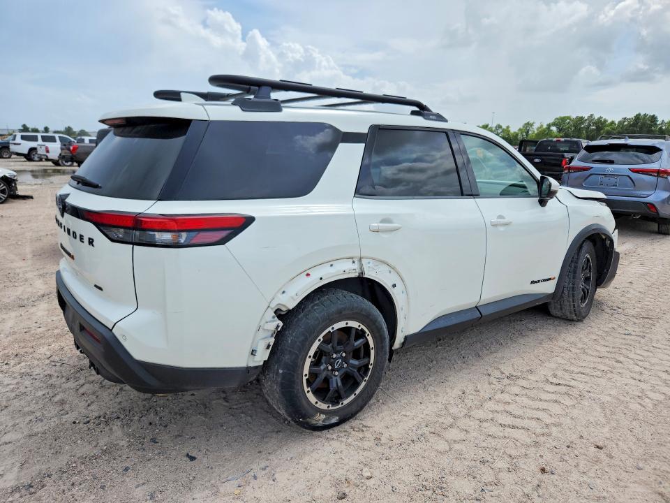 2023 Nissan Pathfinder sv
