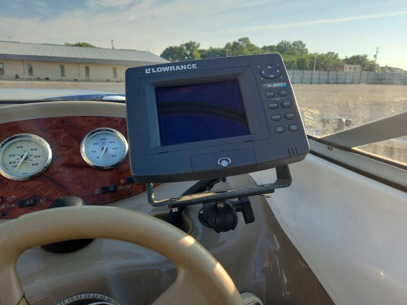 2005 Bayliner 215