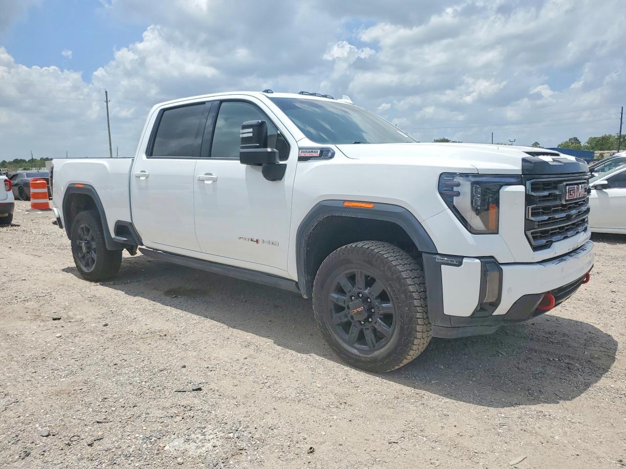 2024 GMC Sierra K2500 AT4