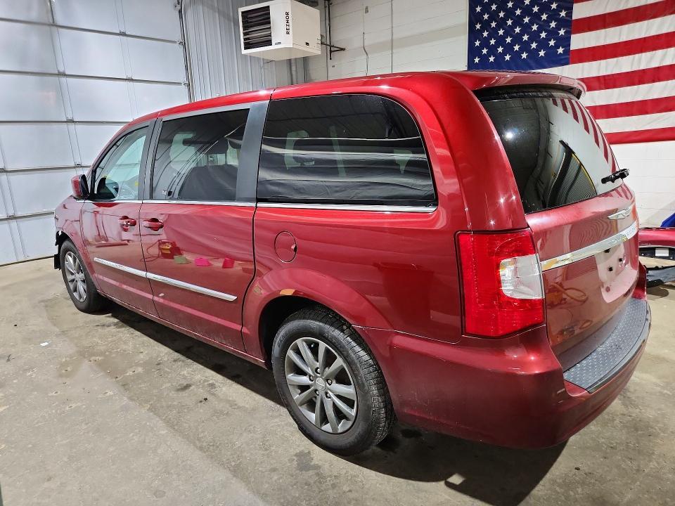 2015 Chrysler Town & Country s