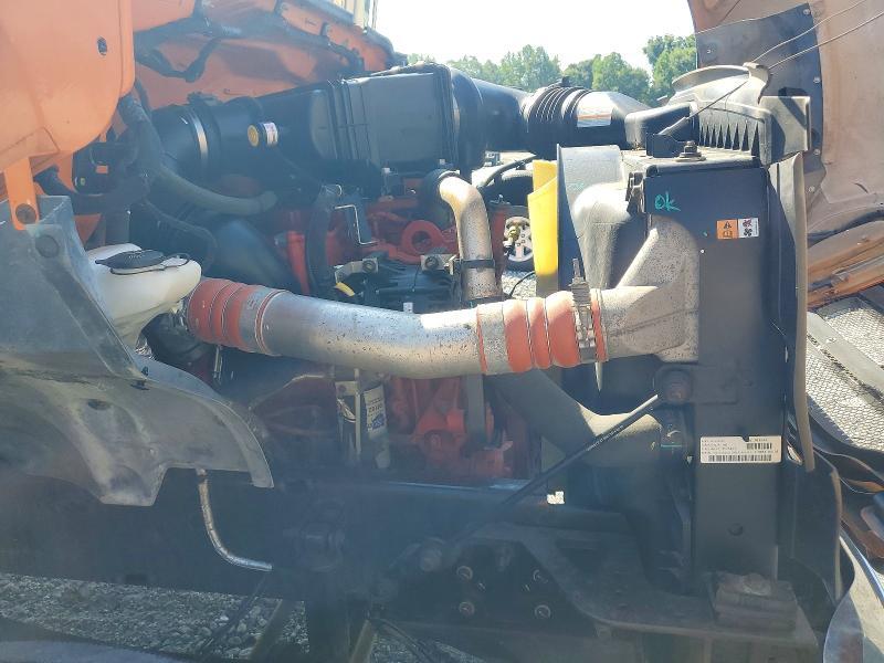 2015 Ford F750 Super Duty Chipper Truck