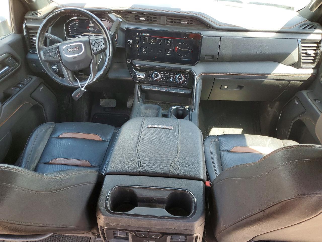 2025 GMC Sierra K2500 AT4