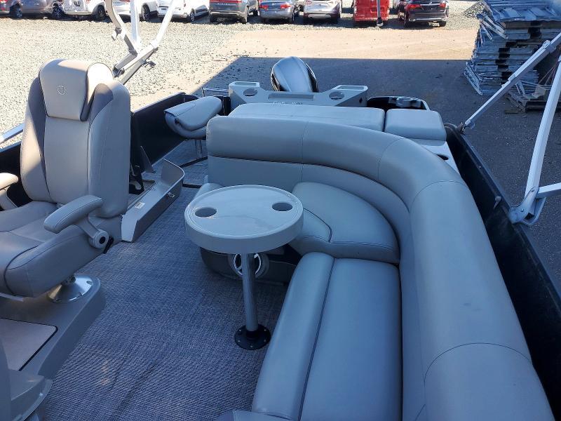 2017 Premier 220CASTAWAY