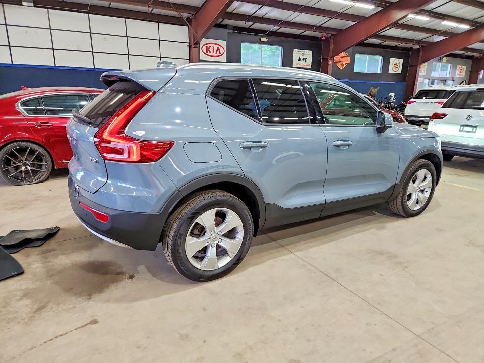 2020 Volvo Xc40 T5 Momentum