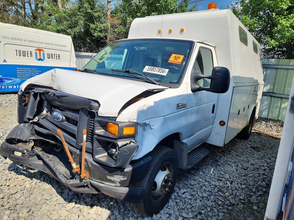 2010 Ford Econoline E450 Super Duty Cutaway Van