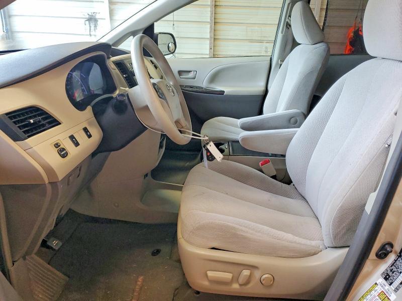 2013 Toyota Sienna le