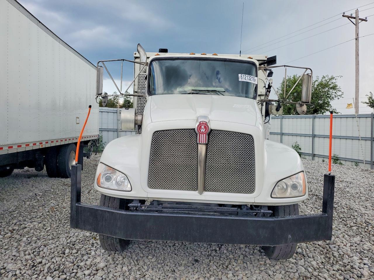 2022 Kenworth T370 Feed Delivery Truck
