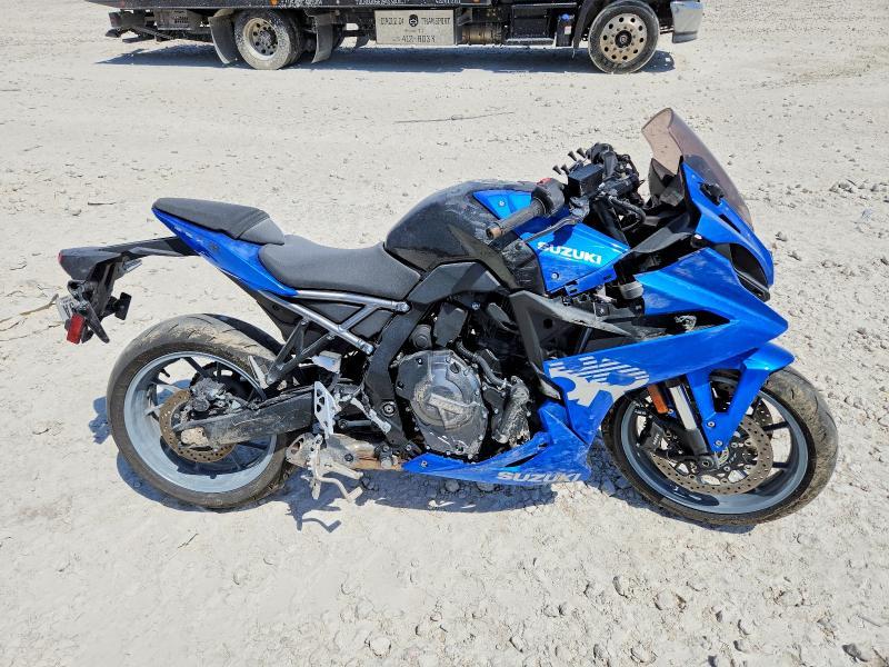 2025 Suzuki GSX800 F