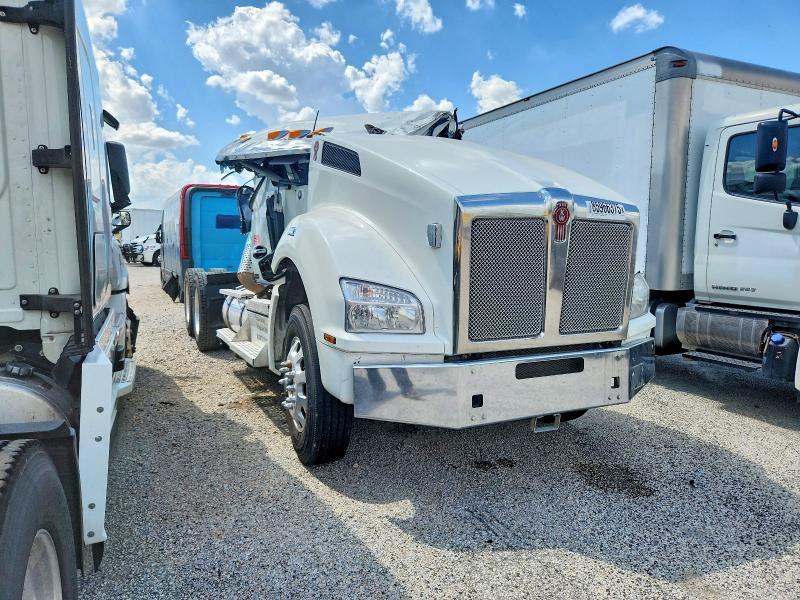 2020 Kenworth T880 Semi Truck