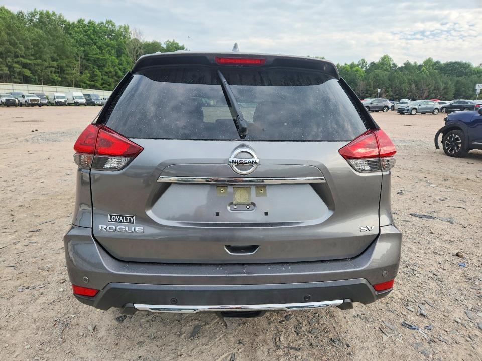 2020 Nissan Rogue sv