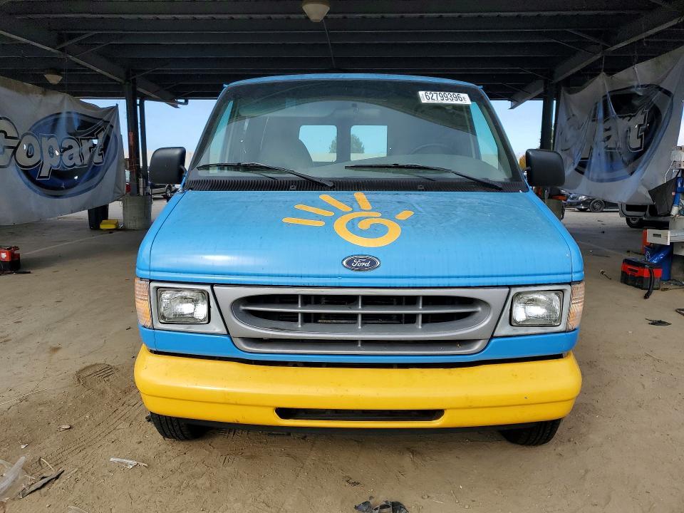 2000 Ford Econoline E150 van