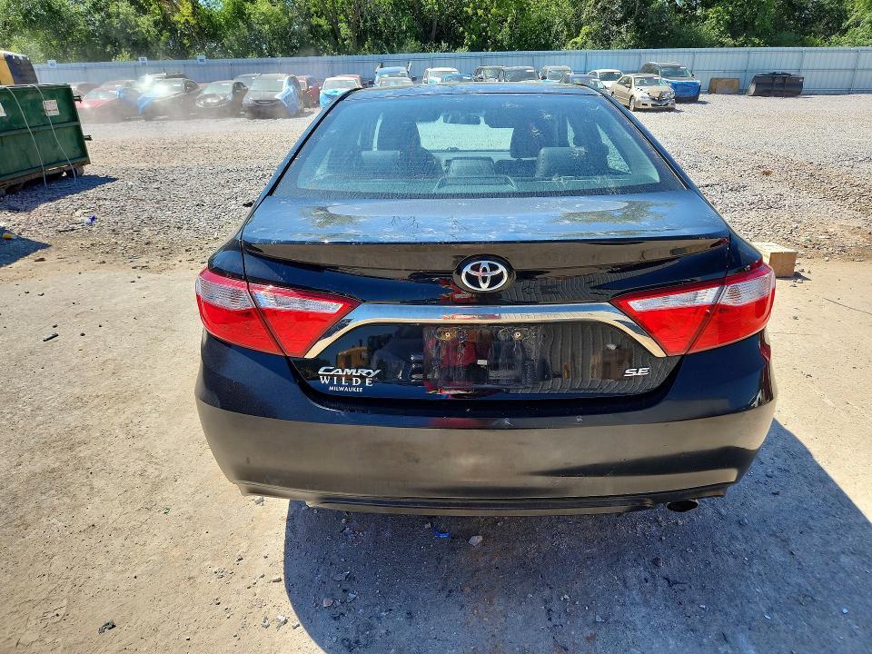 2016 Toyota Camry se