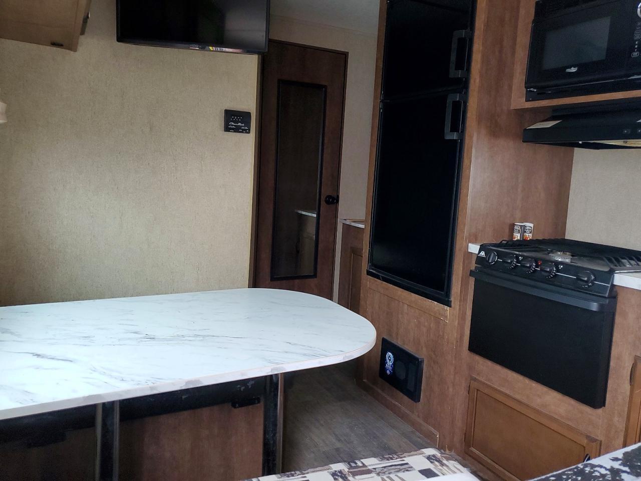 2018 Starcraft Camper
