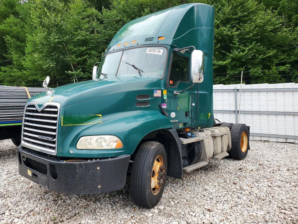2017 Mack CXU612 Semi Truck