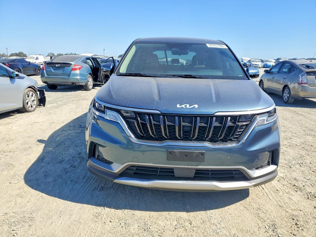 2024 KIA Carnival EX