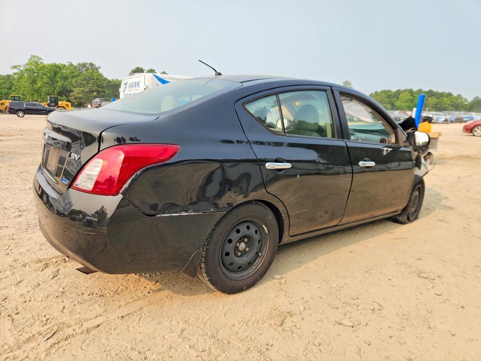 2012 Nissan Versa 1.6 s