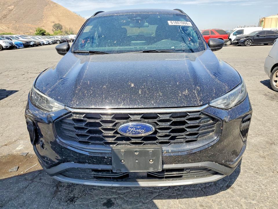 2025 Ford Escape st Line