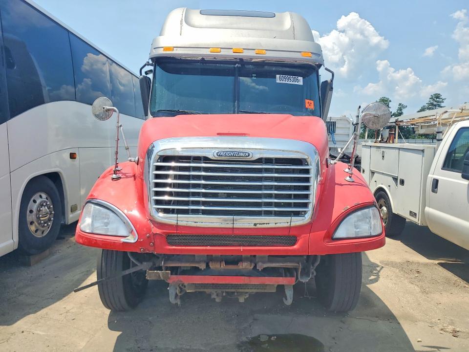 2001 Freightliner Columbia 120 Semi Truck