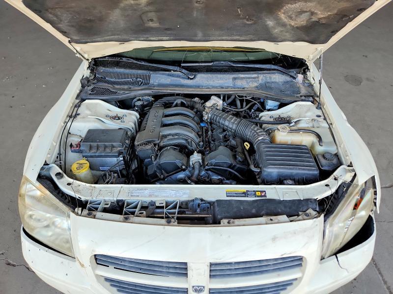 2005 Dodge Magnum se