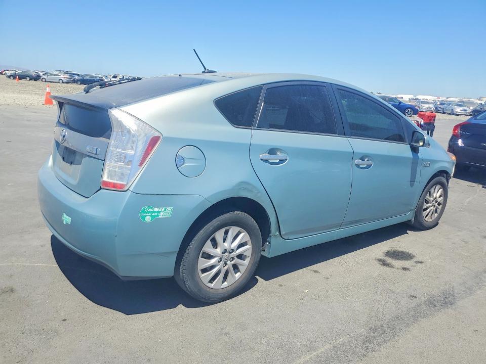 2014 Toyota Prius Plug-in Hybrid Base
