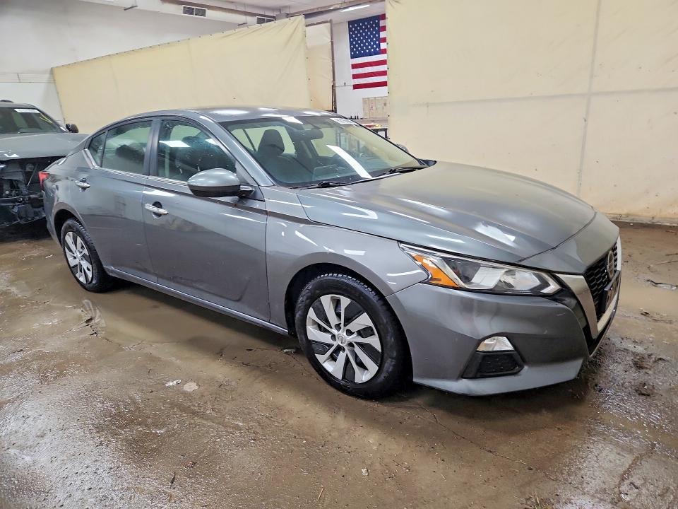 2020 Nissan Altima s
