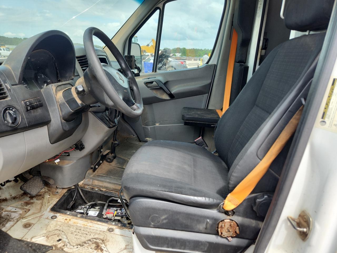 2014 Mercedes-Benz Sprinter 2500 Delivery Van