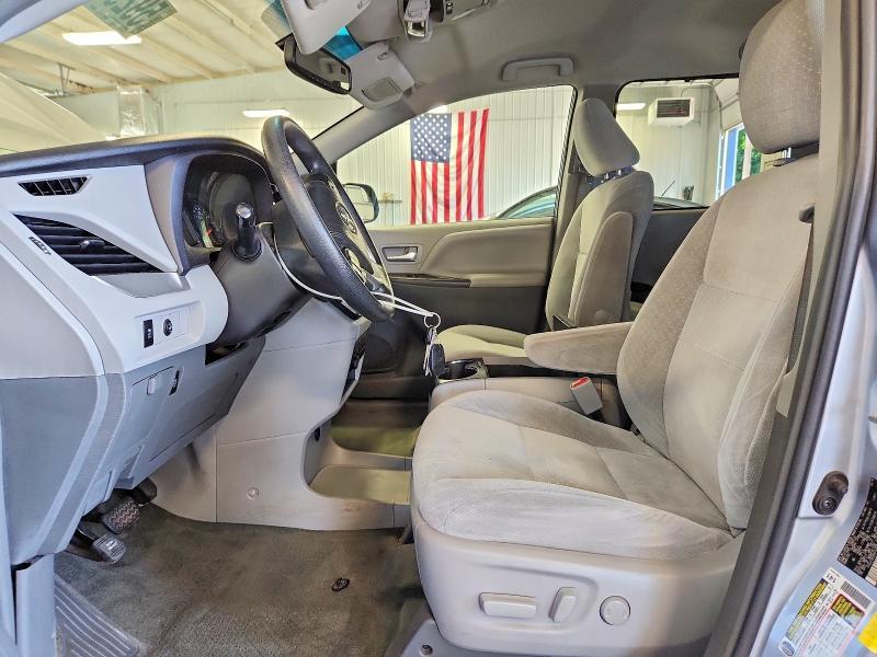 2017 Toyota Sienna le