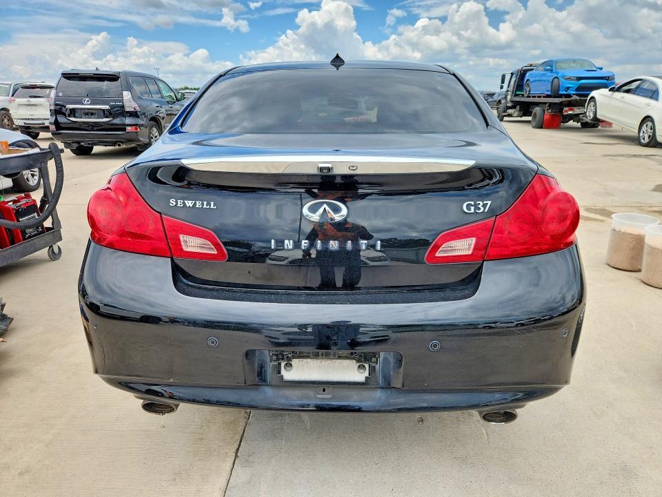 2011 Infiniti G37 Sedan Journey