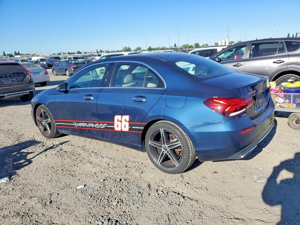 2022 Mercedes-Benz A 220