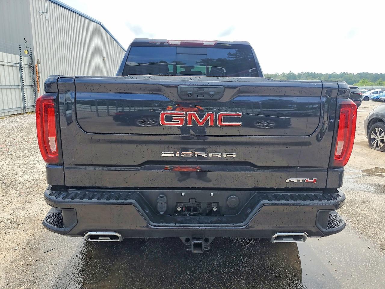 2022 GMC Sierra K1500 AT4