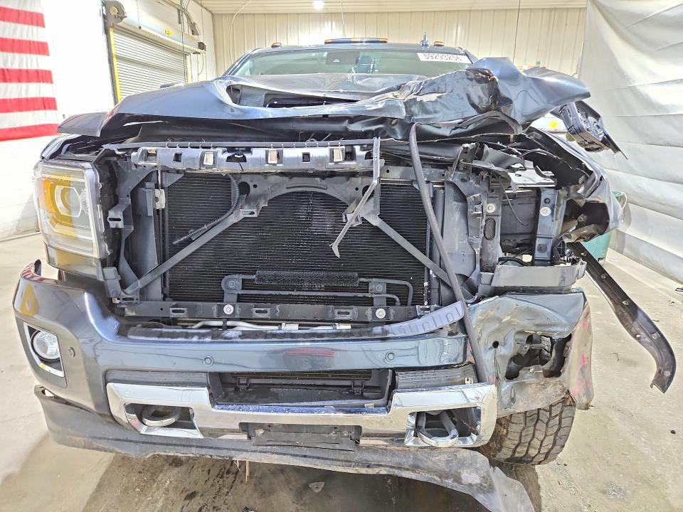 2018 GMC Sierra K2500 Denali
