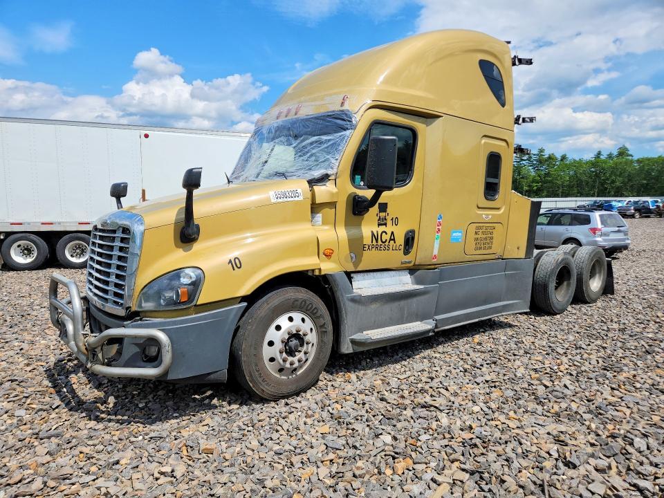 2016 Freightliner Cascadia 125 Semi Truck