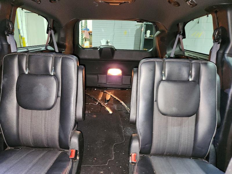2015 Chrysler Town & Country s