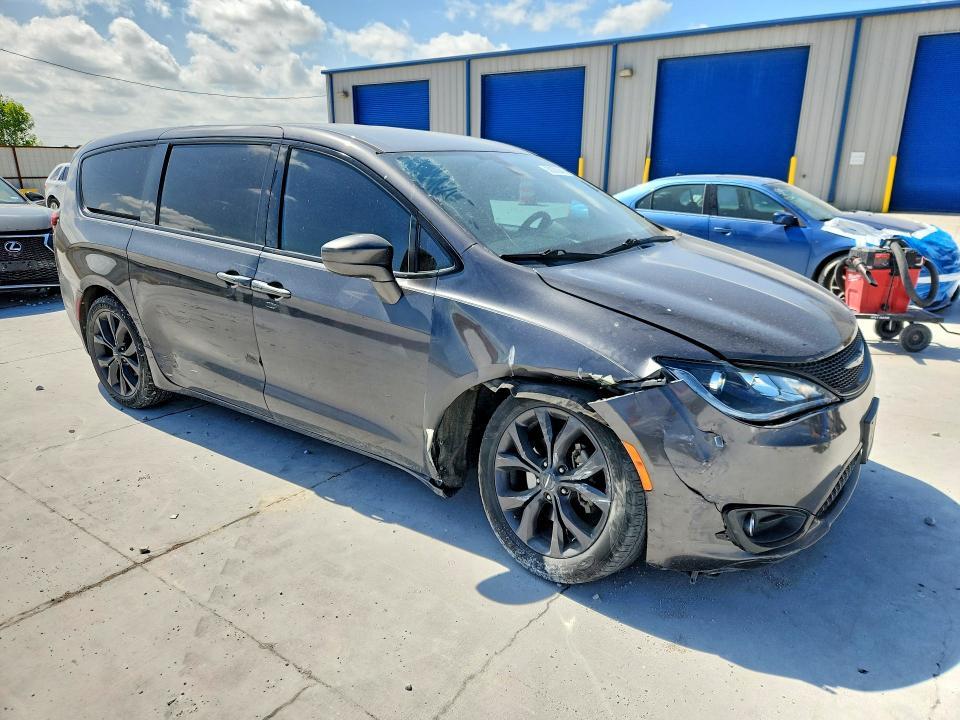 2018 Chrysler Pacifica Touring Plus
