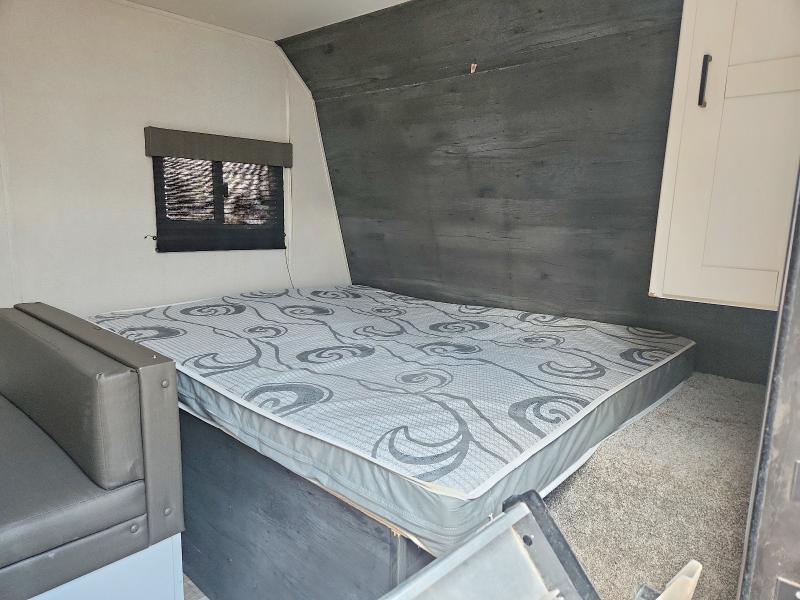 2022 Keystone Hideout Camper
