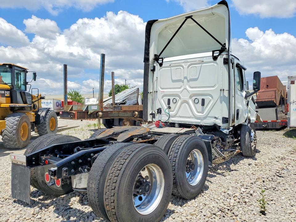 2024 Freightliner Cascadia 126 Semi Truck