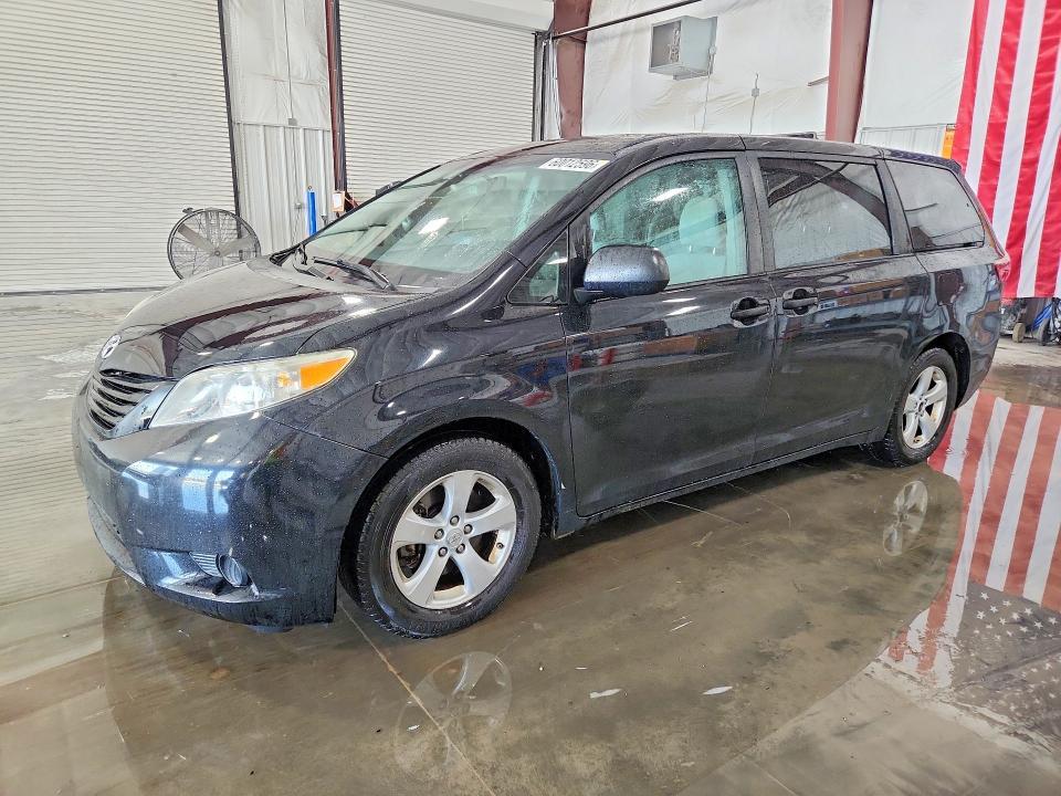2017 Toyota Sienna l 7-passenger