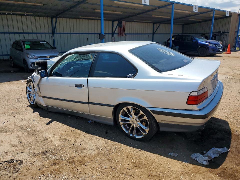 1993 BMW 318 is