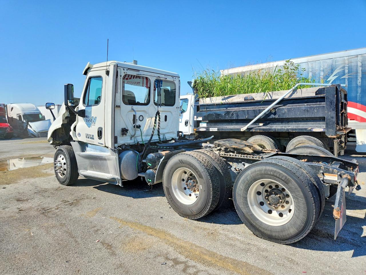2018 Freightliner Cascadia 125 Semi Truck