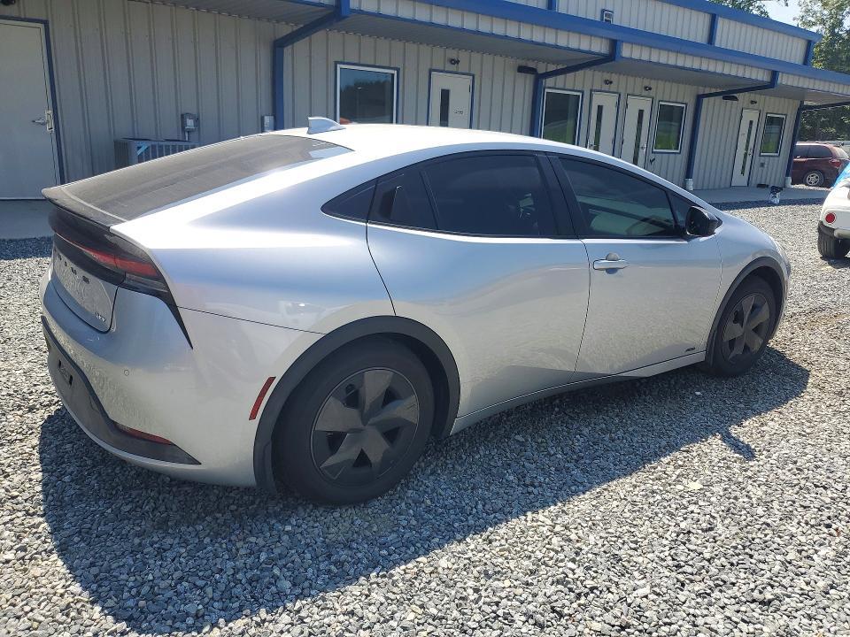 2025 Toyota Prius le