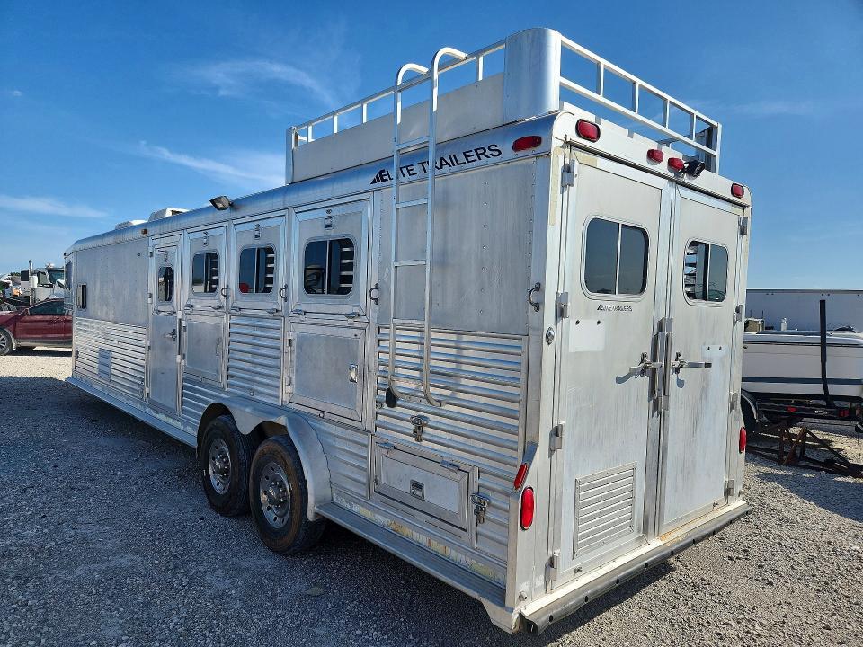 2001 Elite Horse Trailer