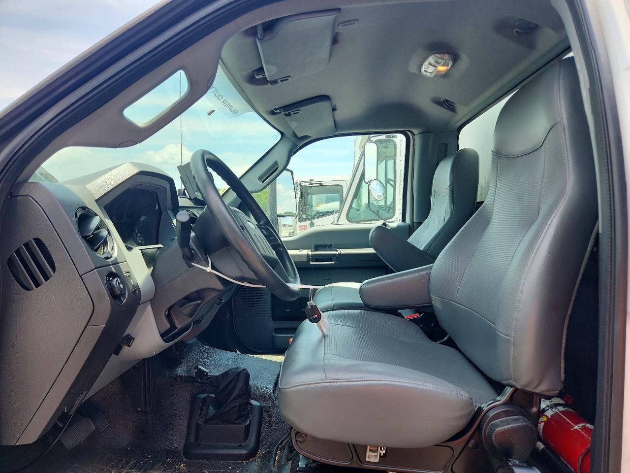 2017 Ford F650 Super Duty BOX Truck