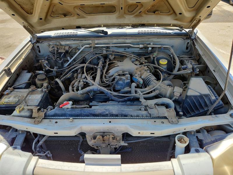2001 Nissan Frontier XE