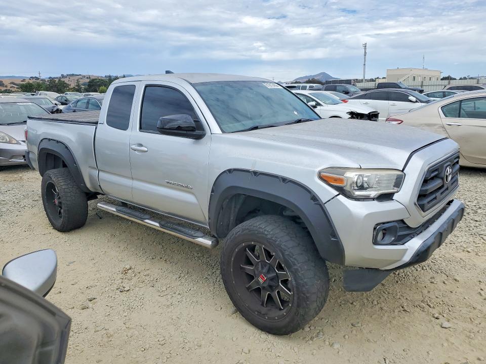 2017 Toyota Tacoma SR V6